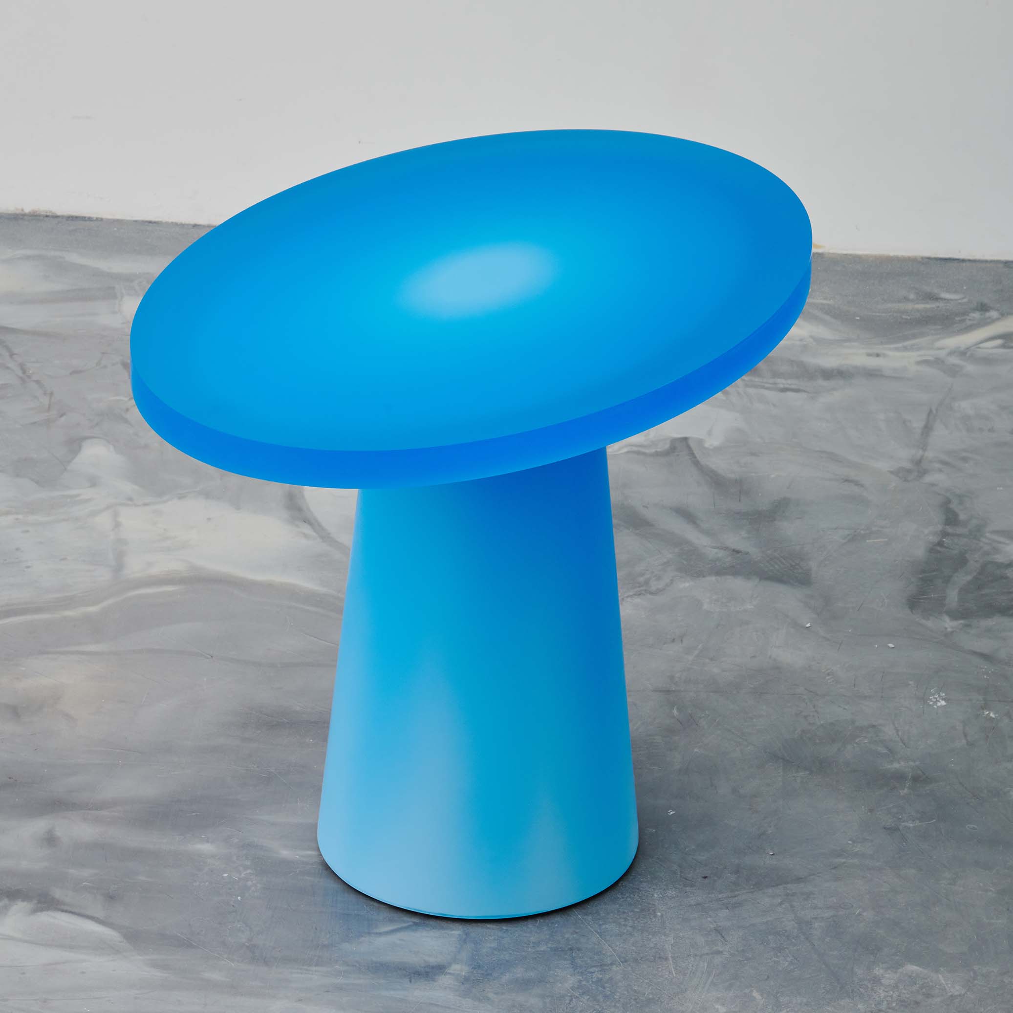 Elliptical Entry Table In Blue – Tuleste Factory