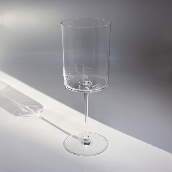 https://tulestefactory.com/cdn/shop/products/wineglassthinstem_1_grande.jpg?v=1636656466